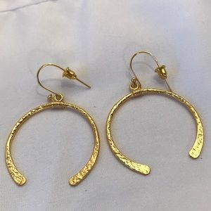 Wishbone earrings in gold tone